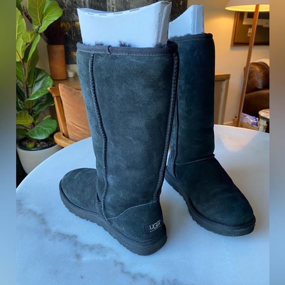 Authentic with box Classic Tall Black UGG boots size 7 - Picture 5 of 7